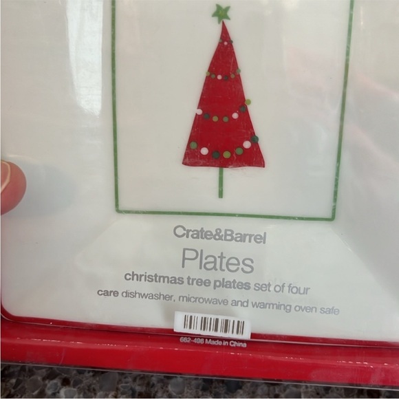 New in box! Set of 4 Crate & Barrel square Christmas tree hors dessert plates - Picture 5 of 8